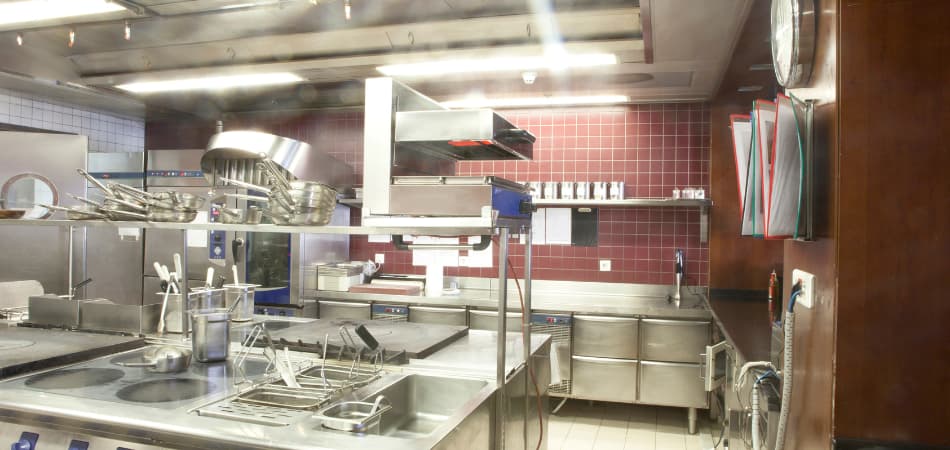 Key Factors for Purchasing Kitchen Equipment in Hospitality
